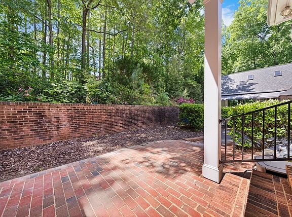4th image of 42 Cheswick Pl