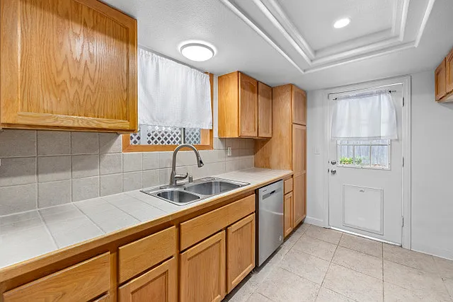 1614 W Elm Ave — Photo 3