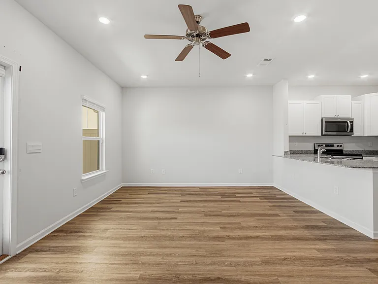 17490 Jakes Dr — Photo 6