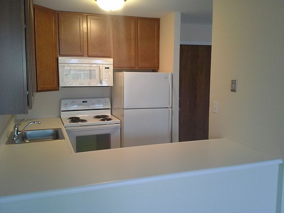 2nd image of 5900 Oakwood Dr APT 1D
