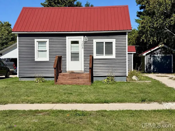208 W Victory Way, Newberry, MI 49868