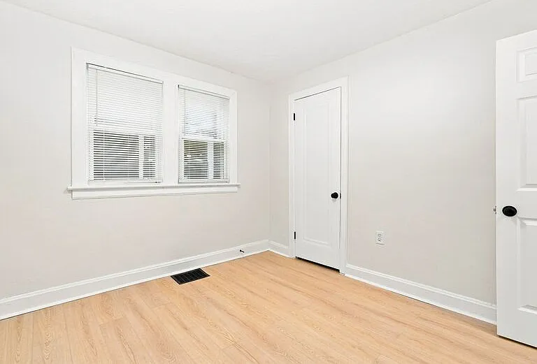 397 Catherine St #1 — Photo 9
