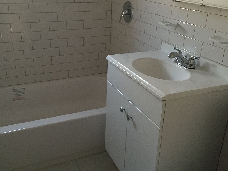 2nd image of 23 Dulles Dr #1ST