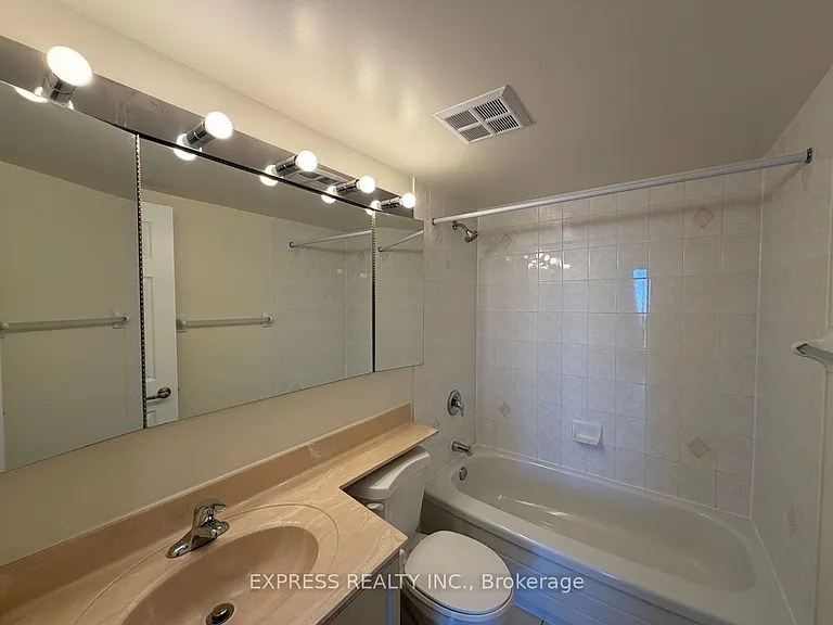 39 Pemberton Ave #LPH07 — Photo 9