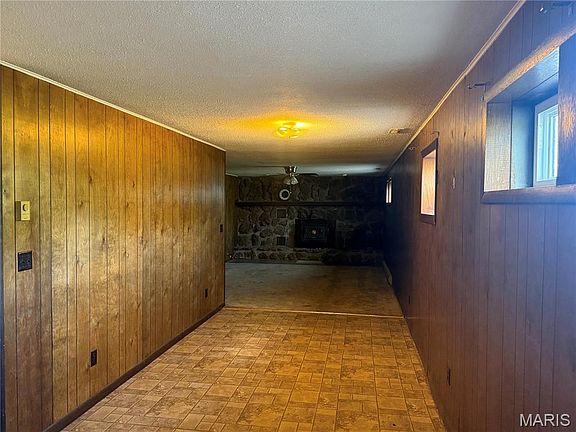 5th image of 190 Airport Rd