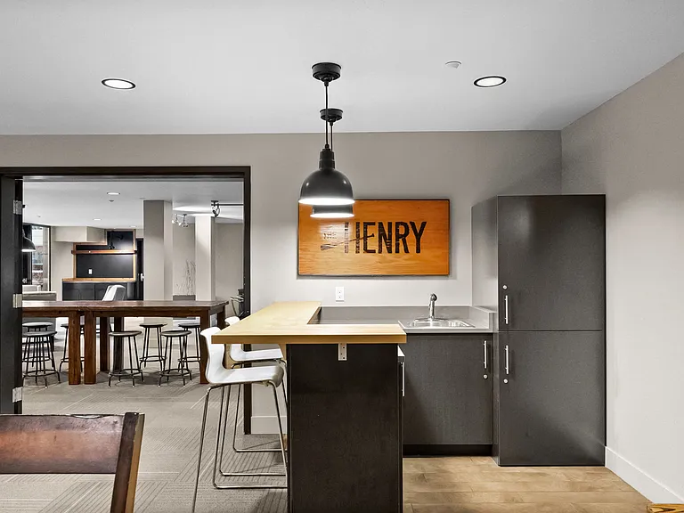 The Henry — Photo 19