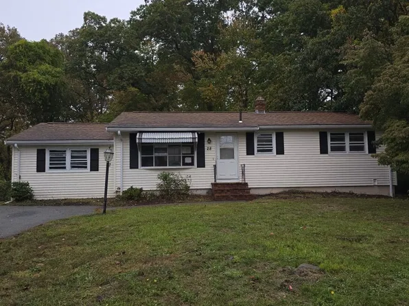 28 Arnold St, Taunton, MA 02780