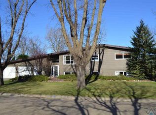 212 S Detroit Ave, Sioux Falls, SD 57110