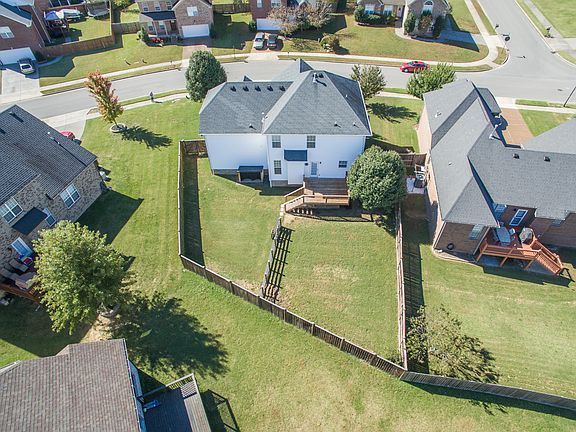 Fenced Yard w/ Kid/Dog Sides