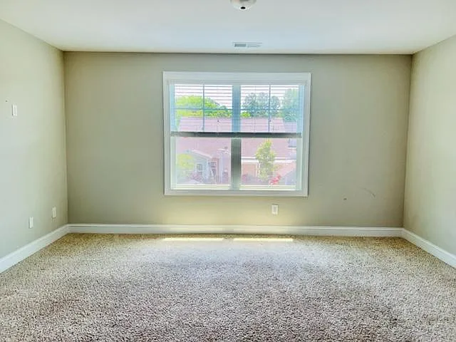 238 Gordon Park Blvd — Photo 18