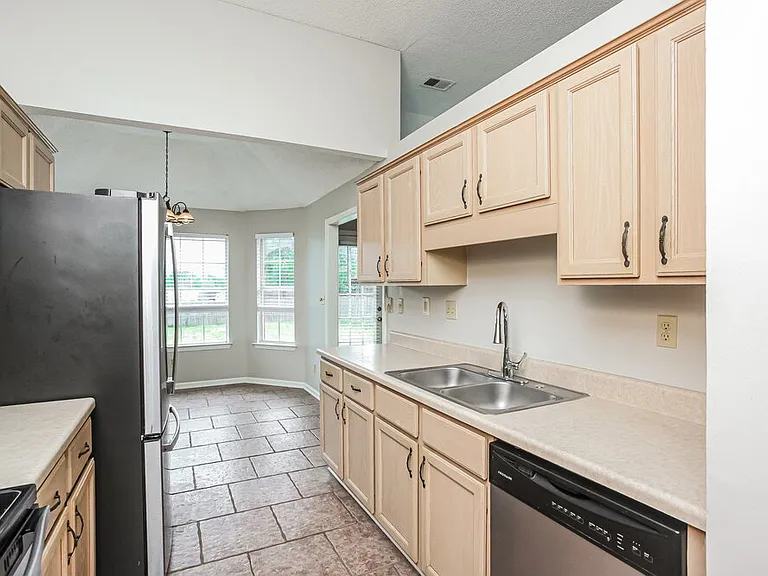 7234 Fox Creek Dr — Photo 8