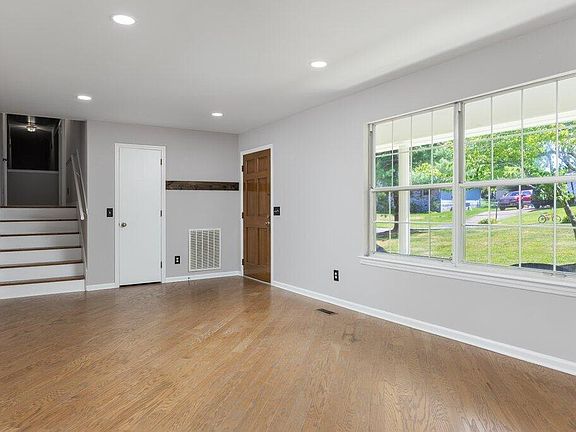 5th image of 2505 Dowler Cir