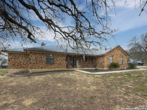 172 Home Place, Adkins, TX 78101