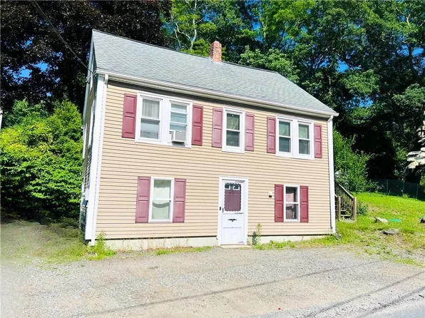 28 Crowell St, Cumberland, RI 02864