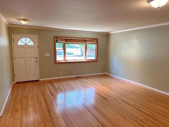 3rd image of 978 Cera Dr