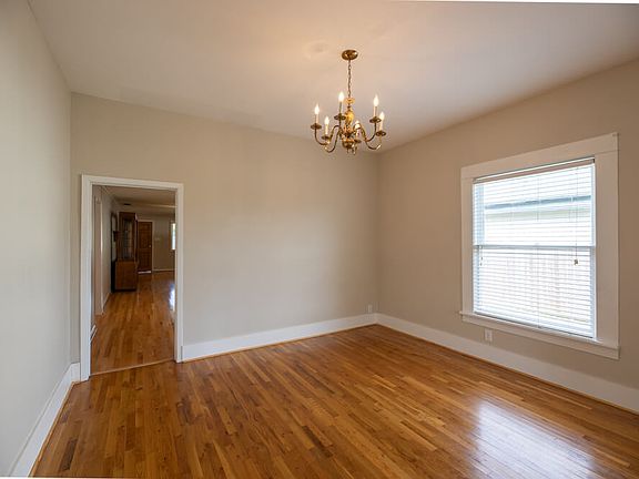 1714_Ford_Street-dining_11142025