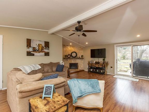 4th image of 1615 Kings Ct