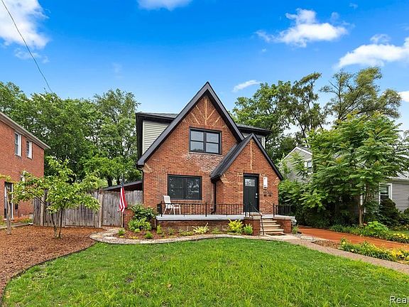 2nd image of 235 E Breckenridge St #235
