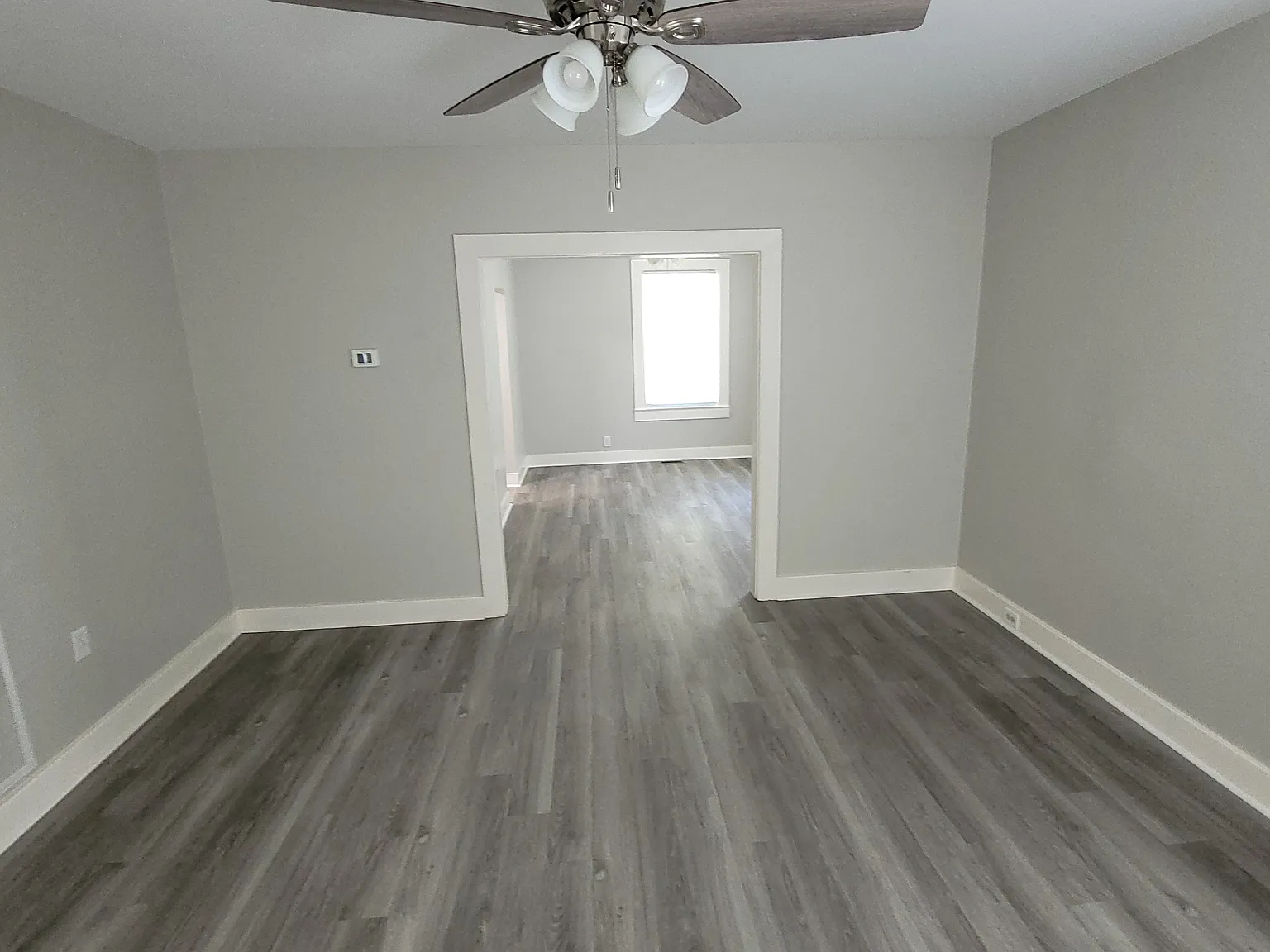 3 bed, 1000 sqft, $1,600 — Photo 4