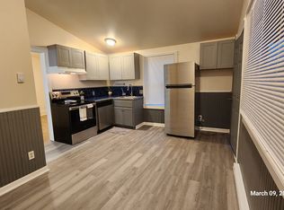 430 S Holladay Dr APT 11, Seaside, OR 97138