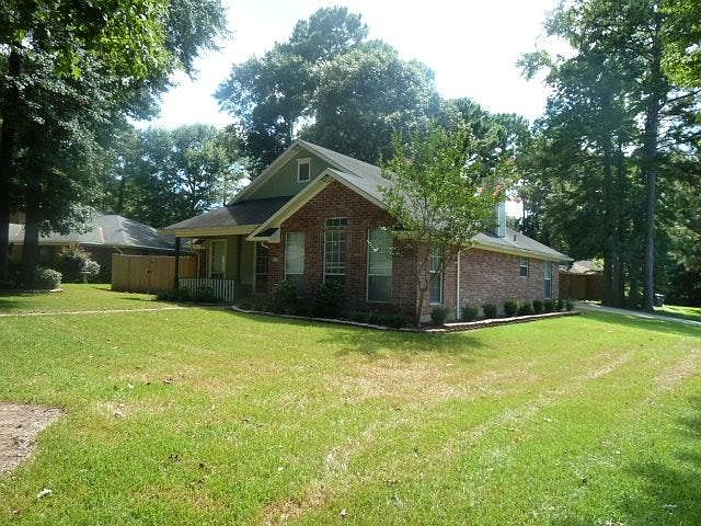1st image of 3709 Woodlake Cir