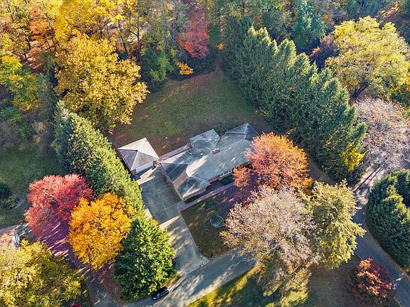 3rd image of 3809 Valley Brook Dr
