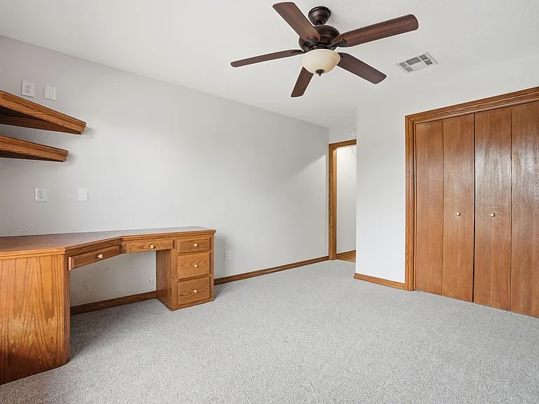 3102 NE Heritage Dr — Photo 18