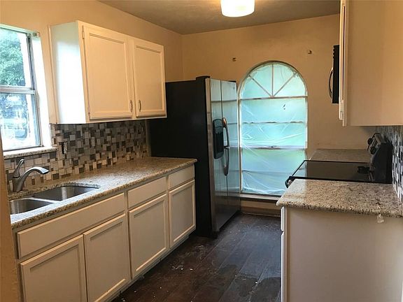4th image of 1000 Harvest Glen Dr