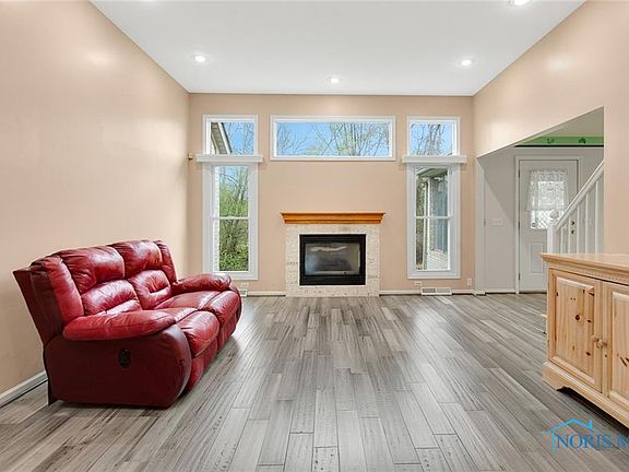 3rd image of 1187 Timberbrook Ct