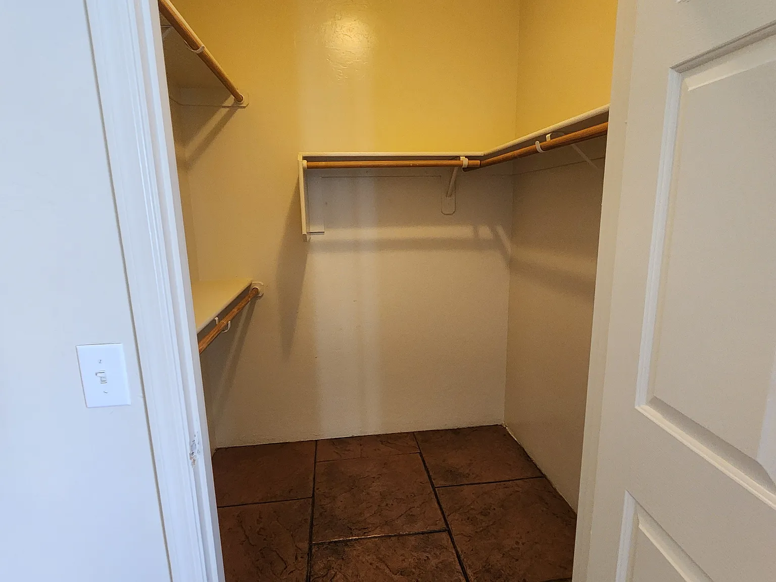 2 bed, 900 sqft, $1,250 — Photo 3