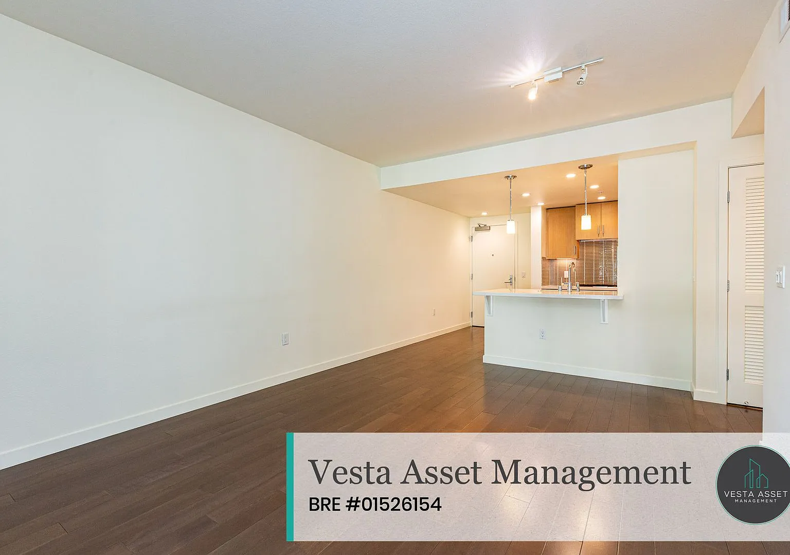 City Romance Meets Modern Luxury at 2655 Bush Street — Photo 3