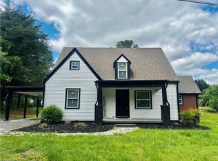 130 Greenway Dr, Mount Airy, NC 27030