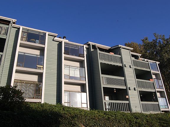 Private deck, lots of sun!