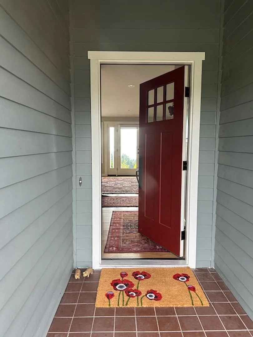 Furnished, Short-Term 5-6 Mo. Camano Island Home With Stunning View — Photo 4