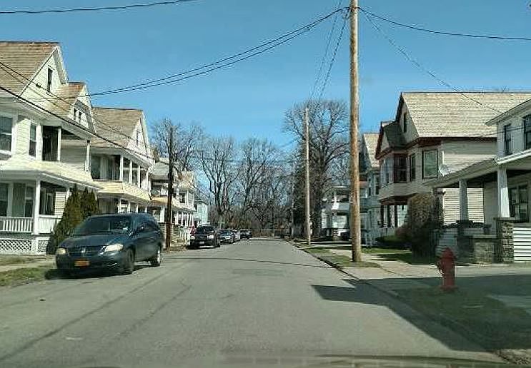 2nd image of 11 Swan St