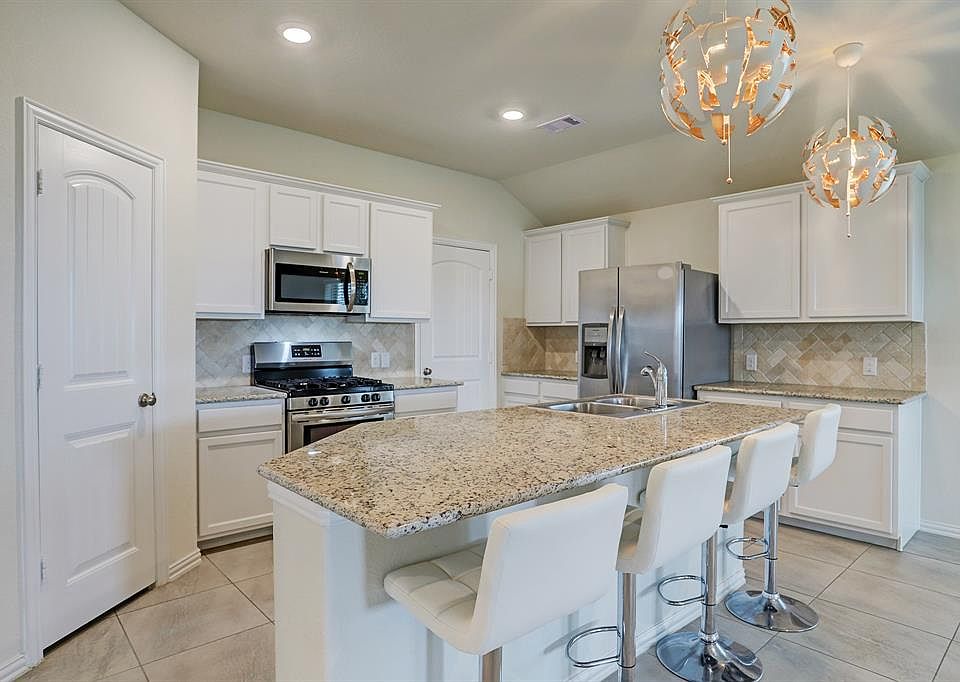1st image of 20267 Creekdale Bend Dr