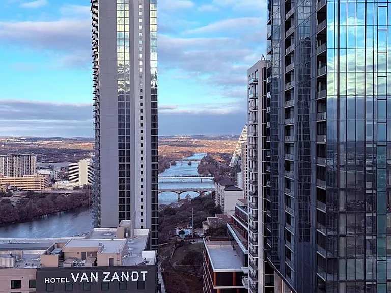84 East Ave #2801 — Photo 36