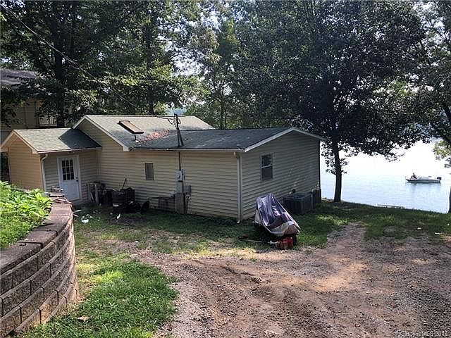 1st image of 3806 Landmark Dr