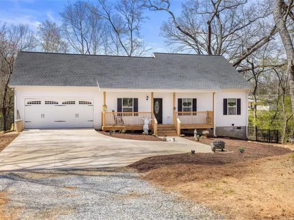 3912 Petes Dr, Gainesville, GA 30506