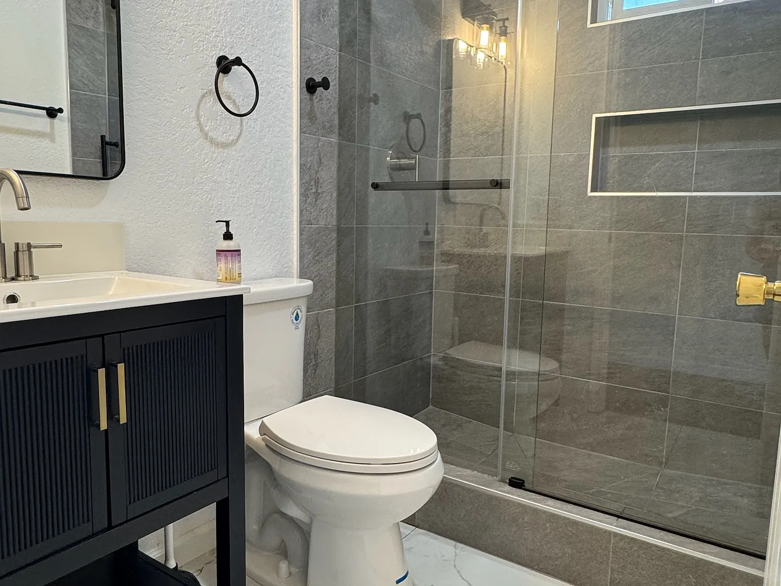 22170 Naples Dr — Photo 3