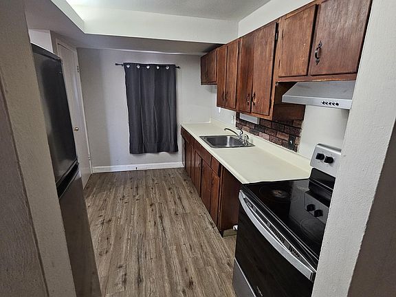 3rd image of 10837 Glen Garry Rd