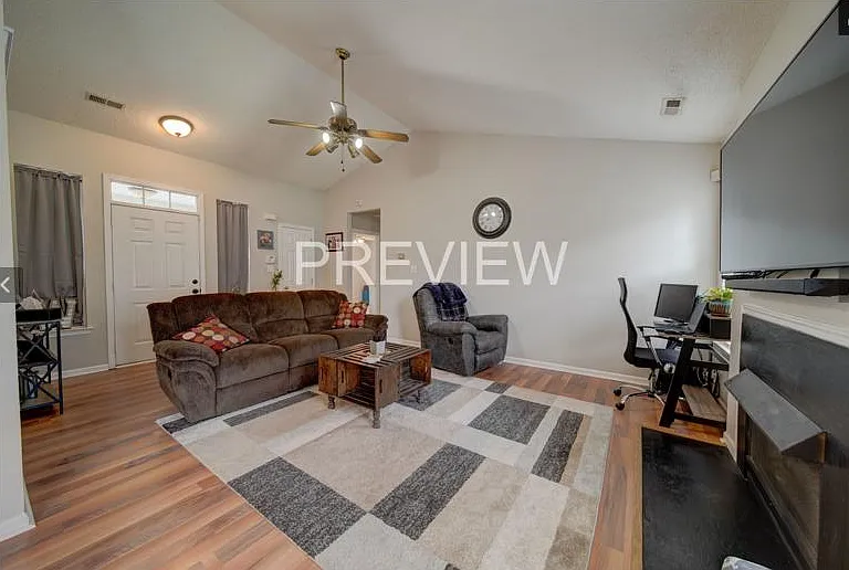 2418 Celosia Dr — Photo 4