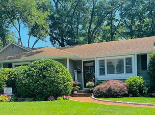 1424 Luddington Rd, East Meadow, NY 11554