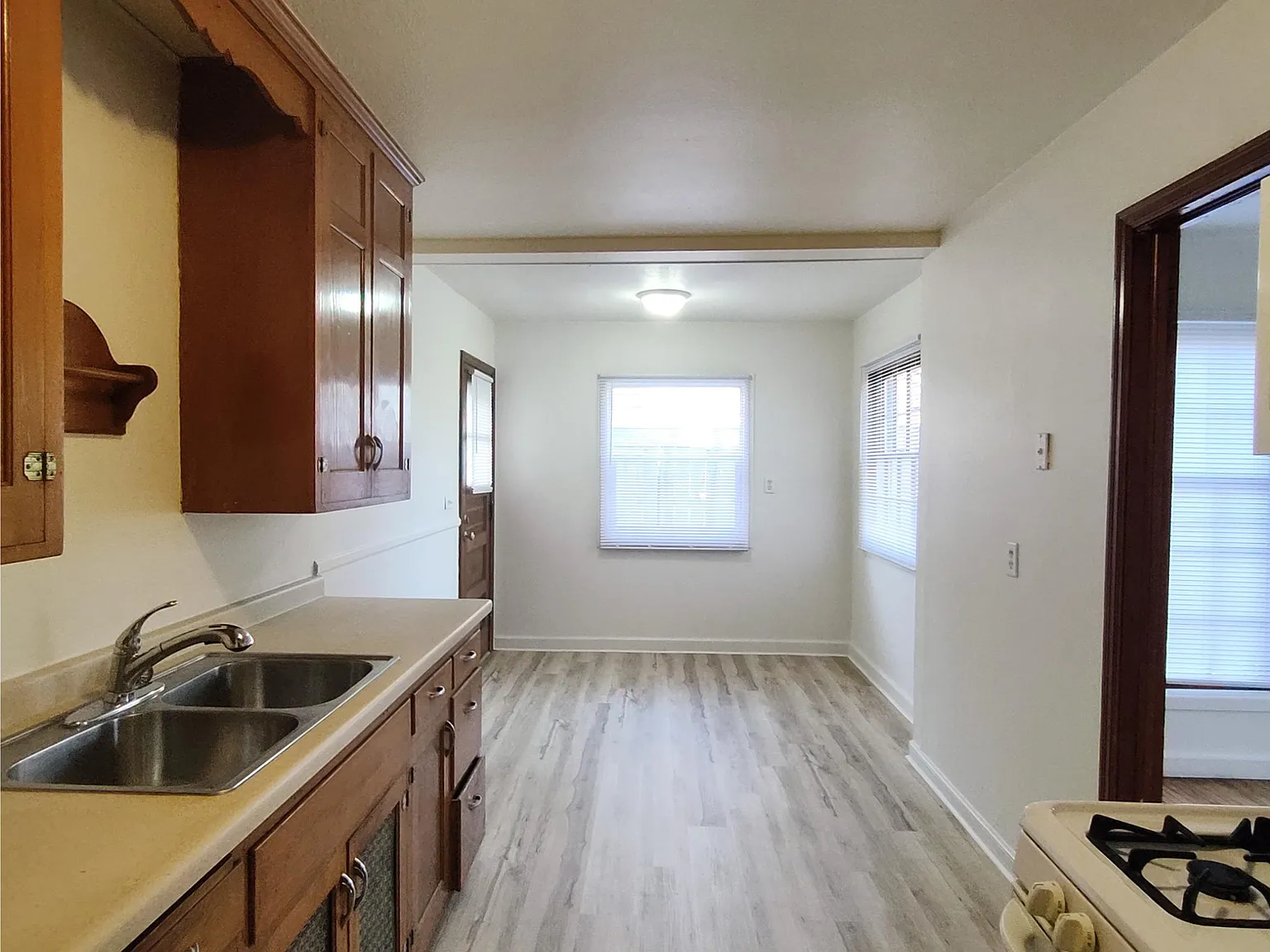 4055 Welcome - 4055 — Photo 3