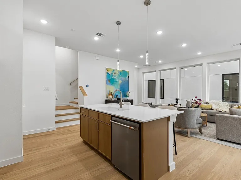 4739 Gretna St #203 — Photo 7