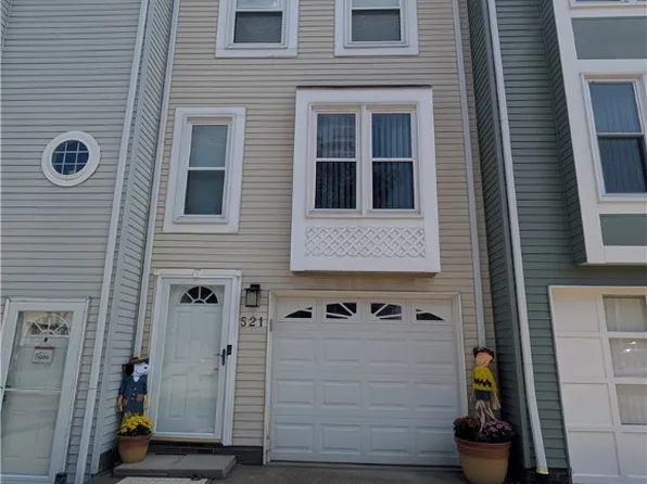 521 Elm Ct, Oakdale, PA 15071
