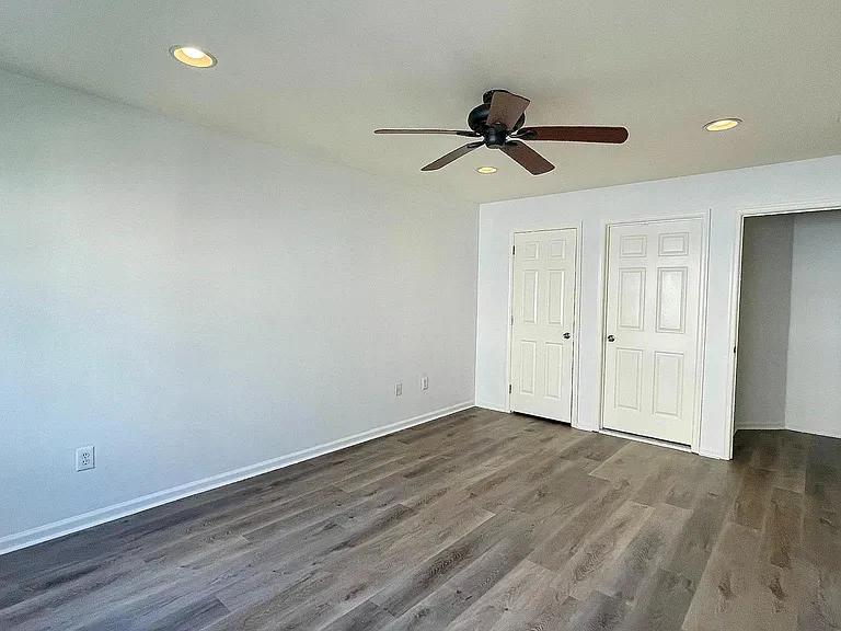 5905 Baltimore Dr — Photo 16