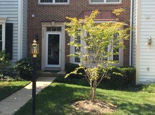 5438 Summer Leaf Ln, Alexandria, VA 22312