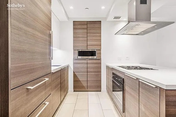 Sold by Sotheby's International Realty | media 4