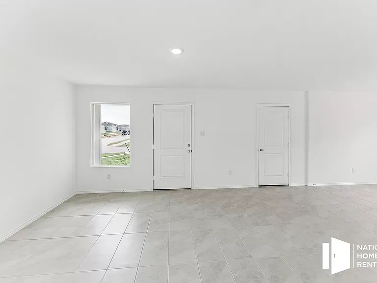 9733 Skyhawk Ave — Photo 7